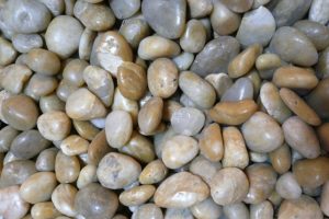 Gludinti akmenukai 2-4cm, marmuras, gelsvi