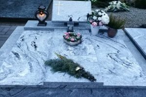 Granito uola darbai kapuose kapų uždengimai paminklai alytus