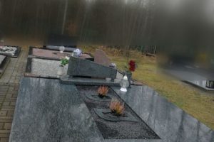 Granito uola darbai kapuose kapų uždengimai paminklai antkapiai