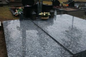 Granito uola darbai kapuose kapų uždengimai paminklai atsiliepimai kas gerai dirba