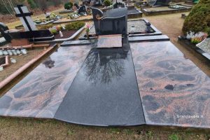 Granito uola darbai kapuose kapų uždengimai paminklai marijampole